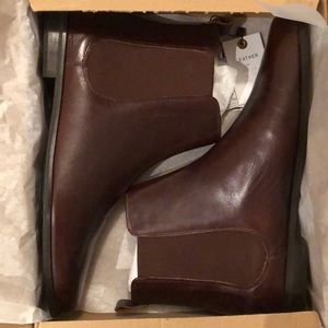Leather Chelsea boots, size US9, tobacco colour